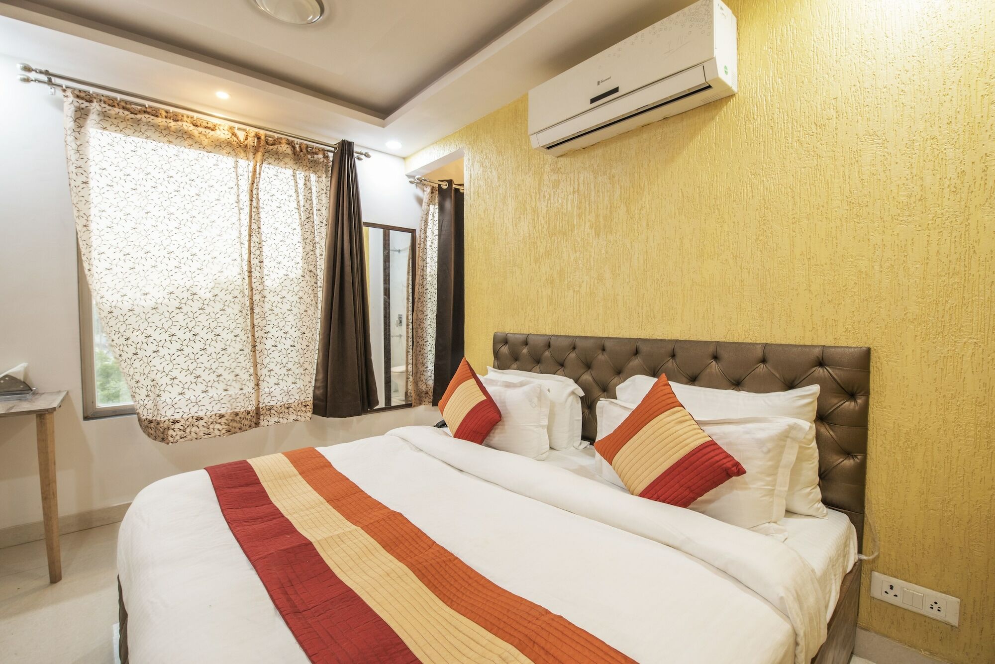 Royal Comfort Castle New Delhi Bagian luar foto